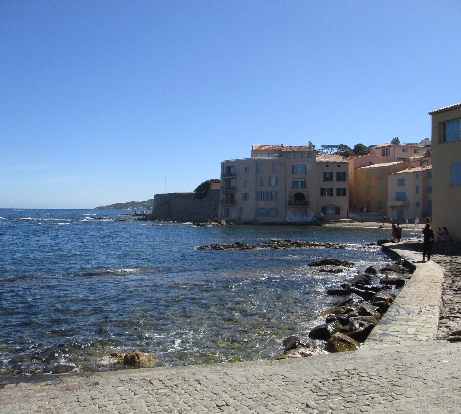 Saint-Tropez Opens 5 Free Outdoor Gyms Across Public Parks